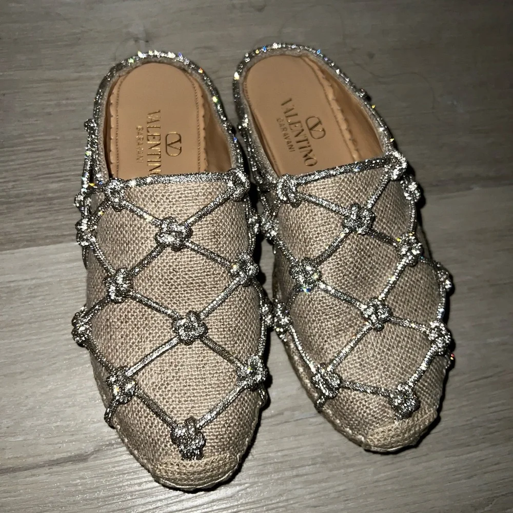 Like new VALENTINO GARAVANI Crystal-embellished linen espadrille mules $1,150 37